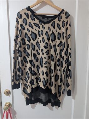 Vero Moda Leopard Print V-Neck Sweater - Beige/Black
